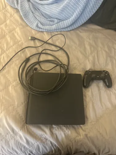Ps4 com 1 controle e os cabos/preço negociável