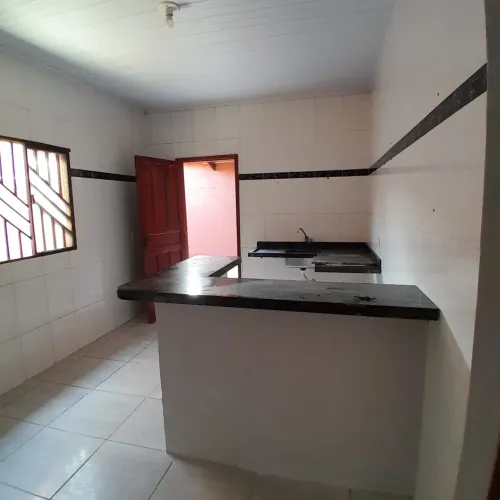 Casa para alugar, bem localizada bem conservada.