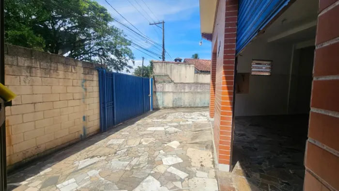 Comercial para Venda em Itanhaém, Savoy, 3 dormitórios, 1 suíte, 1 banheiro, 3 vagas