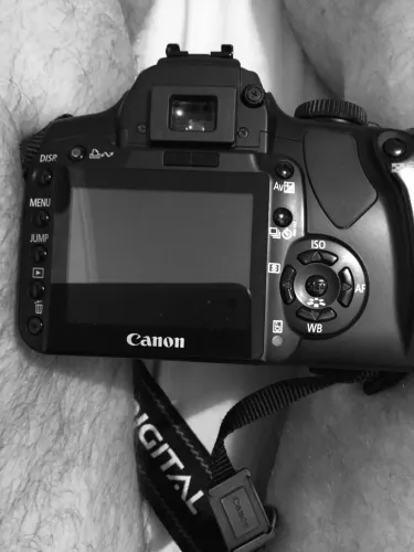 Cannon. EOS, digital, Rebel XTI, pouquíssimo uso, mais tele 75x300 mais flache