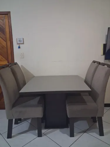 Vendo Conjunto Mesa 4 cadeiras