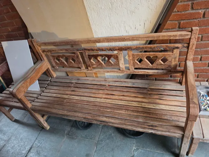 Poltrona madeira maçiça 3 lugares