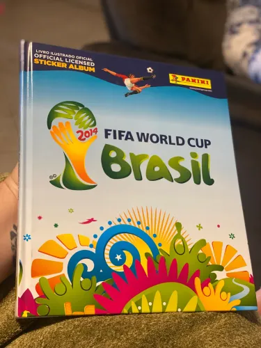 Álbum Copa do Mundo 2014 Capa dura faltam 38 figurinhas