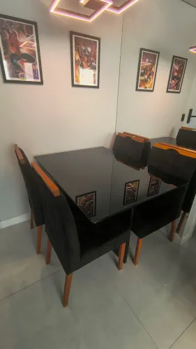 Mesa de vidro preta com cadeiras 4 lugares