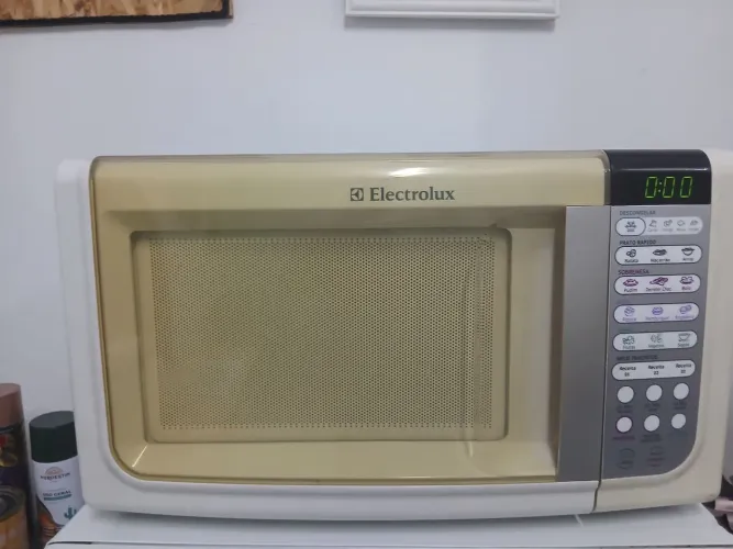 Micro-ondas pra vender. 