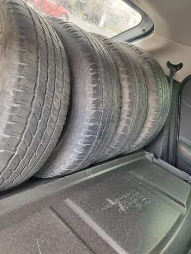 Vendo pneus usado 