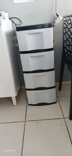 Vende-se gaveteiro
