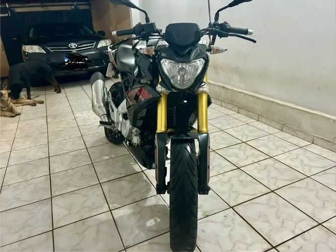 BMW G310r