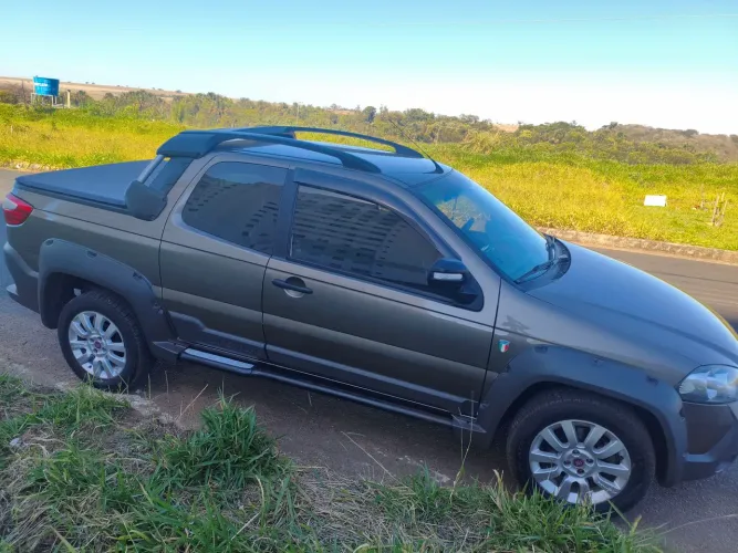 Fiat Strada Adventure1.8/ 1.8 Locker Flex CD 2015