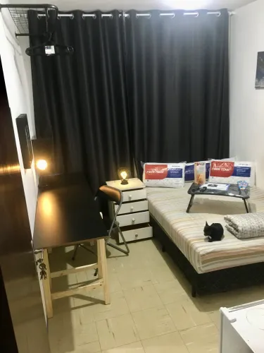 QUARTO GRANDE, 100% MOBILIADO.