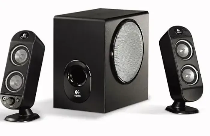 Som logitech X-230