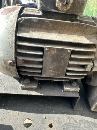 Motor WEG 4 cv TRIFÁSICO 