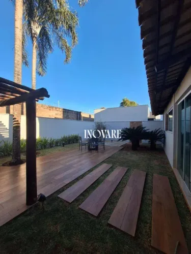 Casa com 3 dormitórios para alugar, 250 m² por R$ 12.420,00/mês - Paradiso Ecológico - Ube