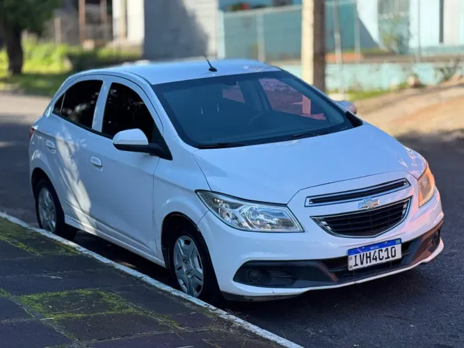 Chevrolet Onix Hatch LT 1.0 12V TB Flex Mec. 4P 2014