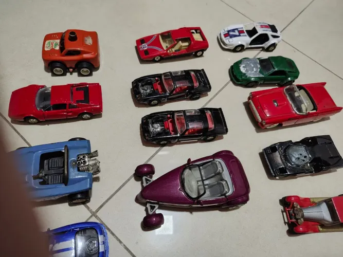 Miniaturas carros 1/36 a 1/43 sucatas Sunnyside majorette Maisto