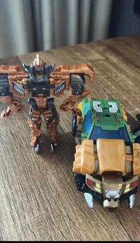 TRANSFORMES (HASBRO)