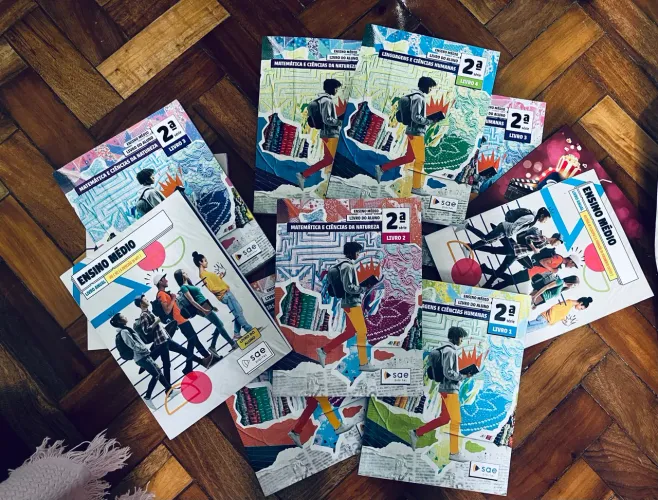 Livros pedagógicos SAE - 2° ano do E.M