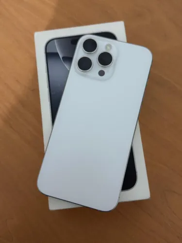 iPhone 16 Pro Max Branco Impecável