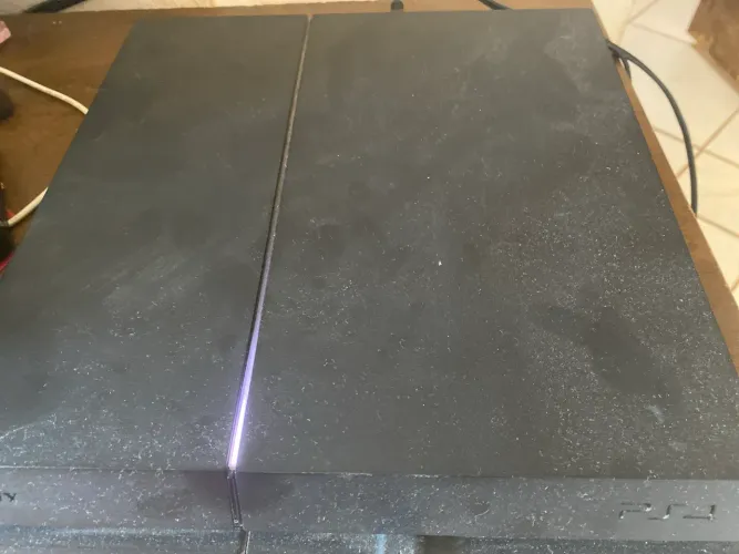 PS4 slim com + de 20 jogos digitais e 2manetes