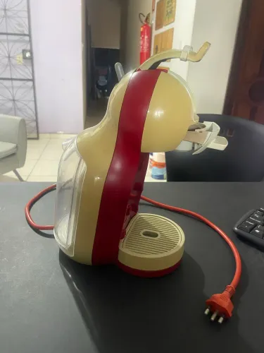 Vende-se Cafeteira Nescafé Dolce Gusto