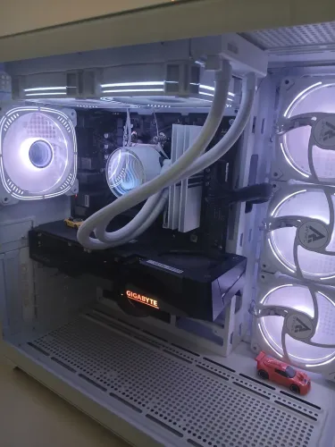 Pc gamer Ryzen 7 5700x Rx7600
