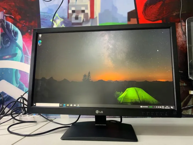 MONITOR LG 24 POLEGADAS LED HD VGA DVI SEMI-NOVO COM GARANTIA 