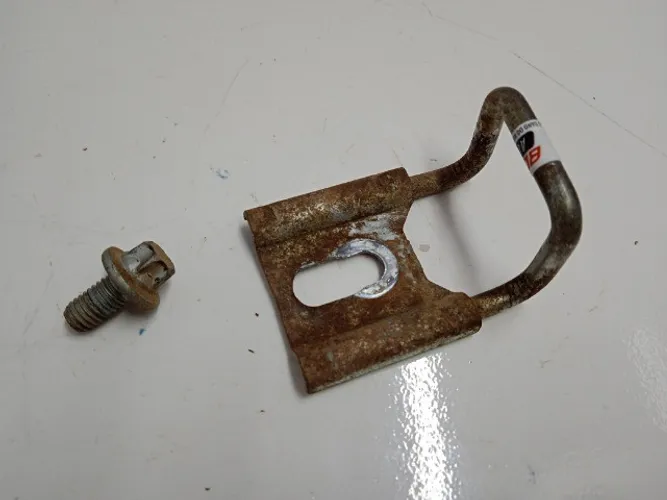 15889 Batente Porta Malas Chevrolet Corsa Classic Sedan Omega