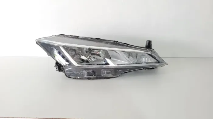 Farol nissan kicks 21/24