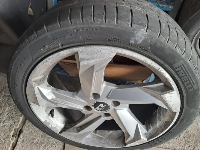 Roda aro 17 Krmai Katana Prata com Pneu 215 45 17 jogo 4x100