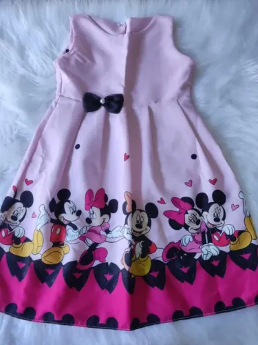 Vestido temático infantil Minnie rosa