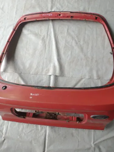 Tampa traseira Ford/Mondeo 95