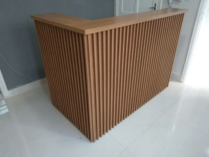 Balcão caixa ripado
