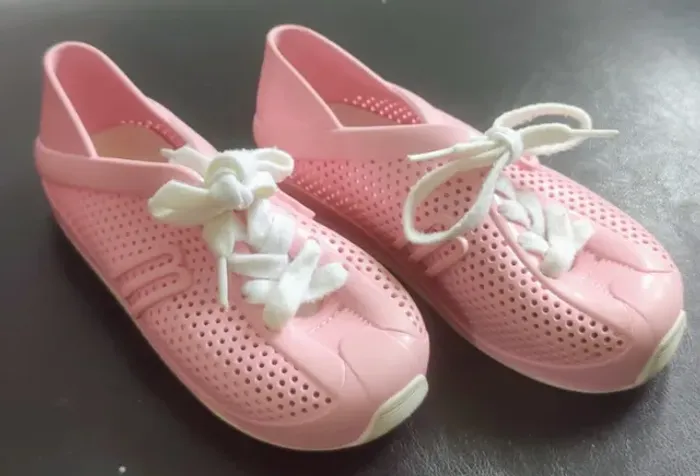 Tênis infantil Melissa tamanho 25 sapato rosa e branco com preço de desapego 