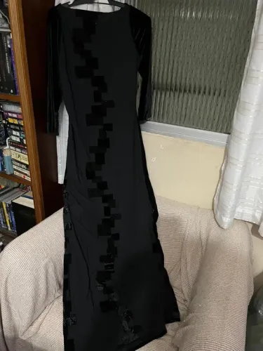 Vestido Tom Âge para festa tamanho M , em veludo molhado elastado e renda de seda frontal