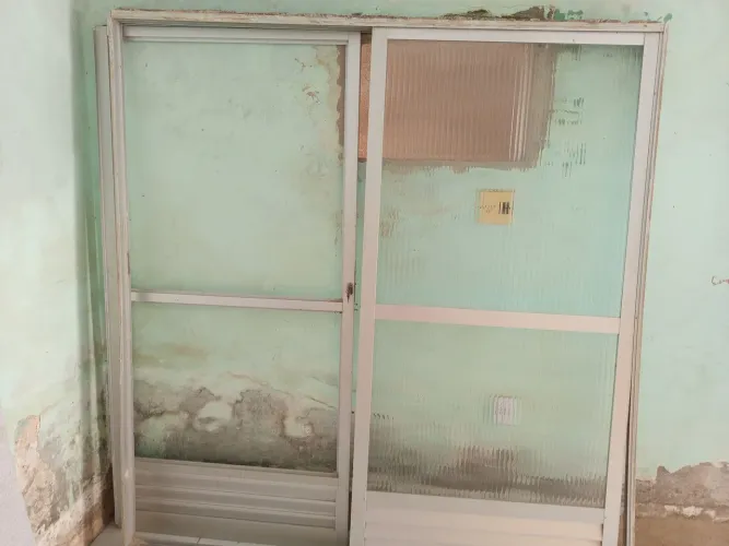 Porta em alumínio