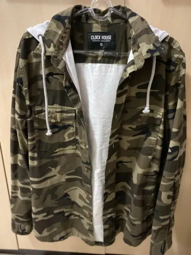 Jaqueta Camuflada com Capuz Clock House G nova