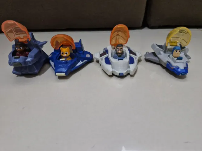 Miniaturas Action Figure - naves Buzzlithear 