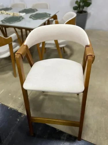 BANQUETA DE MADEIRA