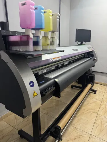 Impressora Plotter minaki CjV imprime e corta