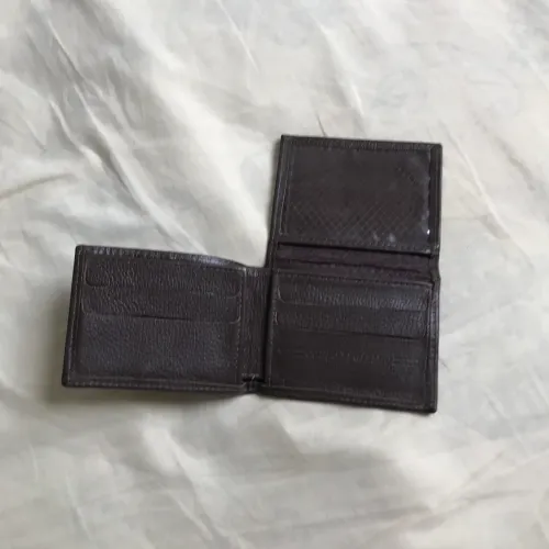 Carteira em couro dh bom estado de conservação 