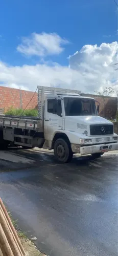 Caminhão Mercedes-Benz 1218