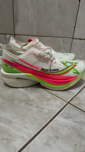 Tênis corrida irunsvan novo