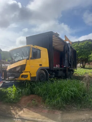 Atego 2426 disponível para peças 