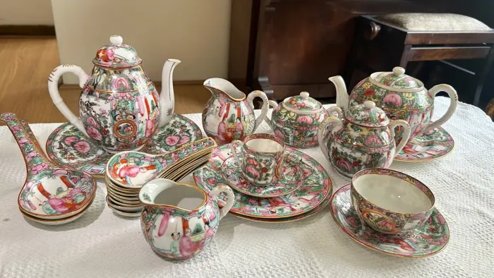 Serviço de Café Oriental Antigo - Porcelana Fabricada em Macau - Conjunto Completo