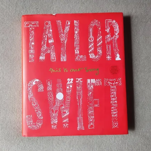 Livro Taylor Swift: this is our song