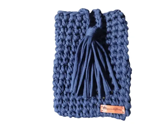 Porta Tablet Artesanal Feito Em Fio De Malha
