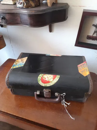 Mala antiga vintage decorativa tipo couro