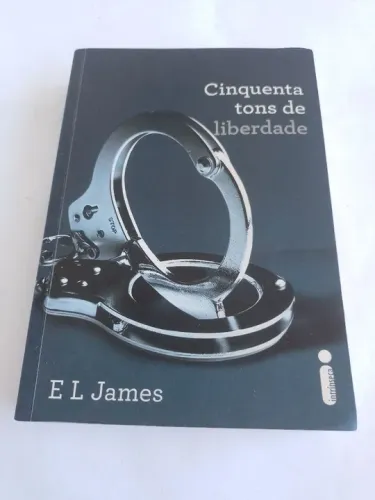 Livro Cinquenta Tons de Liberdade - E.L. James