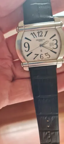 Relógio Charriol Geneve Suiss. 36.5mmx35mm.Modelo Columbus.   