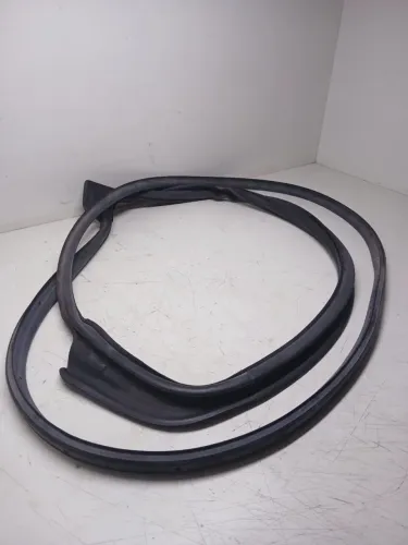 Borracha externa contorno porta traseira direita prisma 2018 /2019
